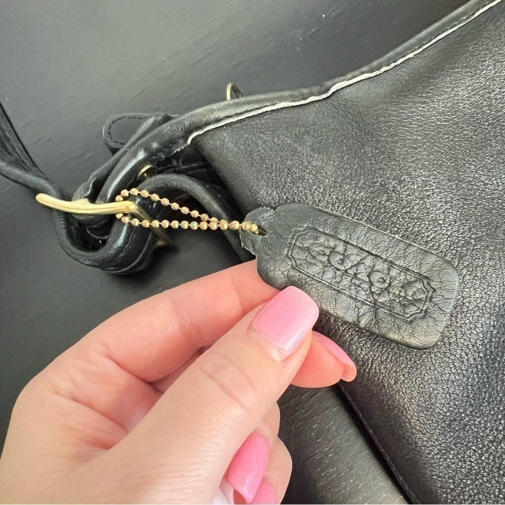 Vintage Coach 1996 medium sized duffle bag with zipper closure, black leather - Picture 7 of 16